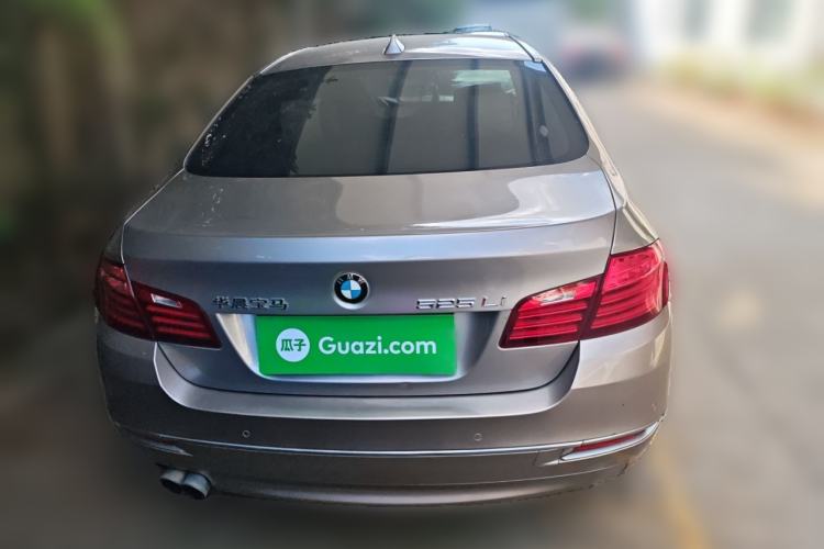 Used BMW 5 Series 2013 525Li Leading Model

