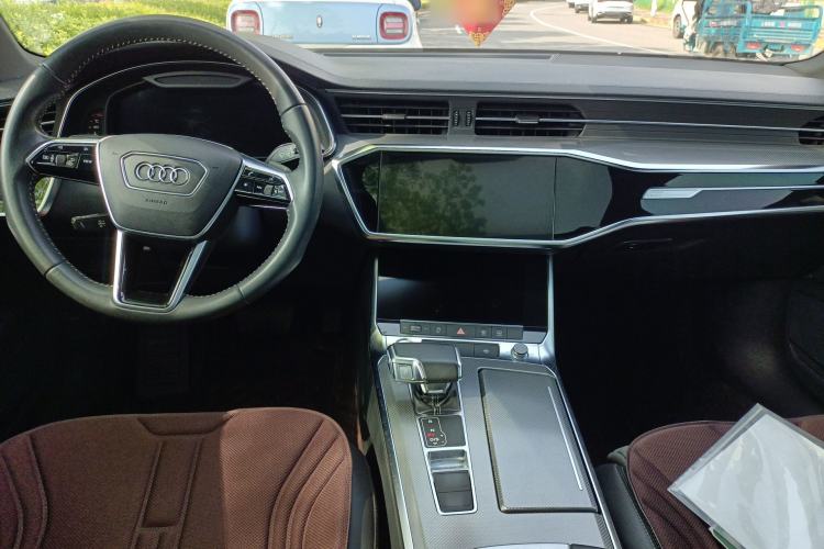 Used Audi A6L 2019 40 TFSI Luxury Dynamic Model Center Console