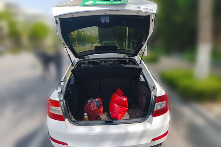 Used Skoda Octavia 2017 1.6L Automatic Smart Drive Edition Trunk