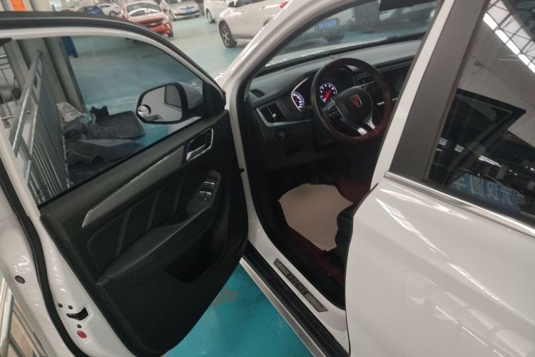 Used Roewe RX5 2016 20T Two-Wheel Drive Manual Flagship Edition
