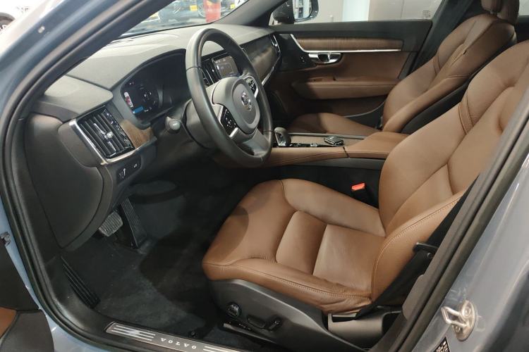 Used Volvo V90 2022 Cross Country B5 AWD Smart Range Edition
