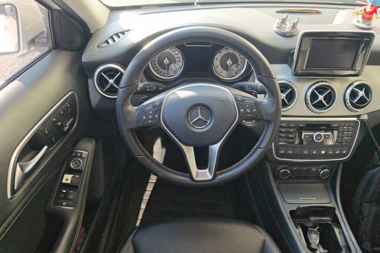 Used Mercedes-Benz GLA 2015 GLA 220 4MATIC Fashion Model
