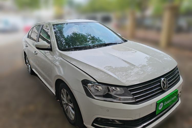 Used Volkswagen Lavida 2017 230TSI DSG Comfort Edition Front Right 45 Deg