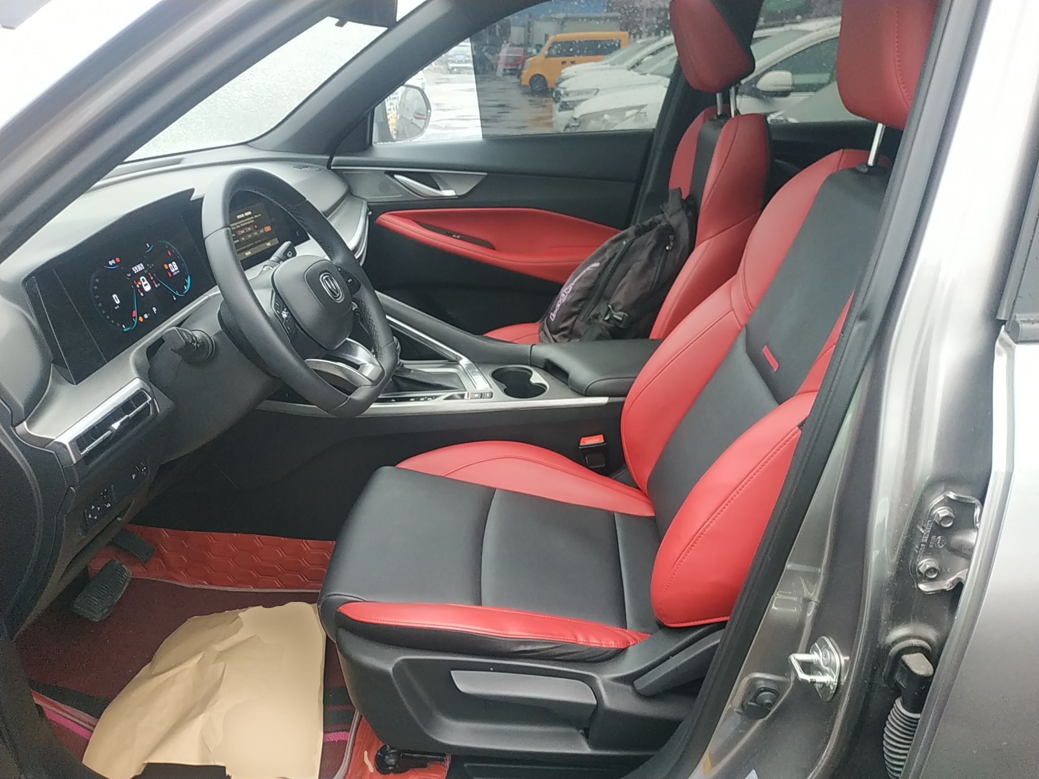 Переднее сиденье в автомобиле