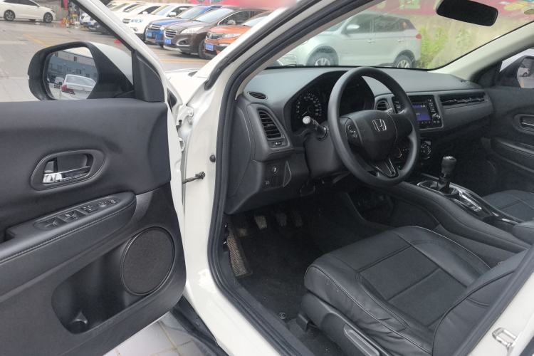 Used Honda Vezel 2015 1.5L manual two-wheel drive Comfort trim level
