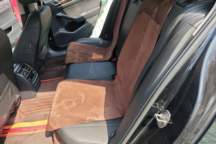 Used Volkswagen Magotan 2017 330TSI DSG Luxury Model Left Rear Seat