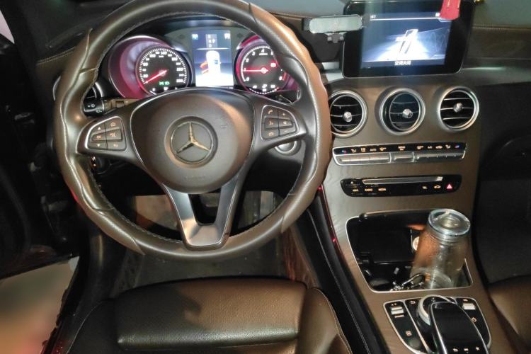 Used Mercedes-Benz GLC 2018 Refreshed GLC 300 4MATIC Dynamic Edition Steering Wheel