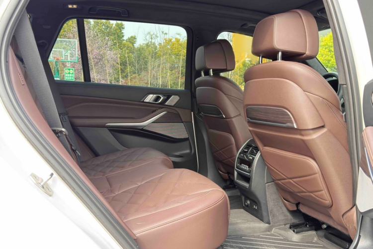 Used BMW X5 2022 Restyled xDrive 40Li Luxury Edition M Sport Package
