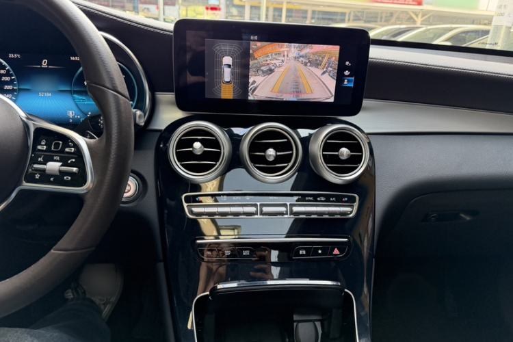 Used Mercedes-Benz GLC 2022 Facelifted GLC 260 L 4MATIC Dynamic Edition Interior 8