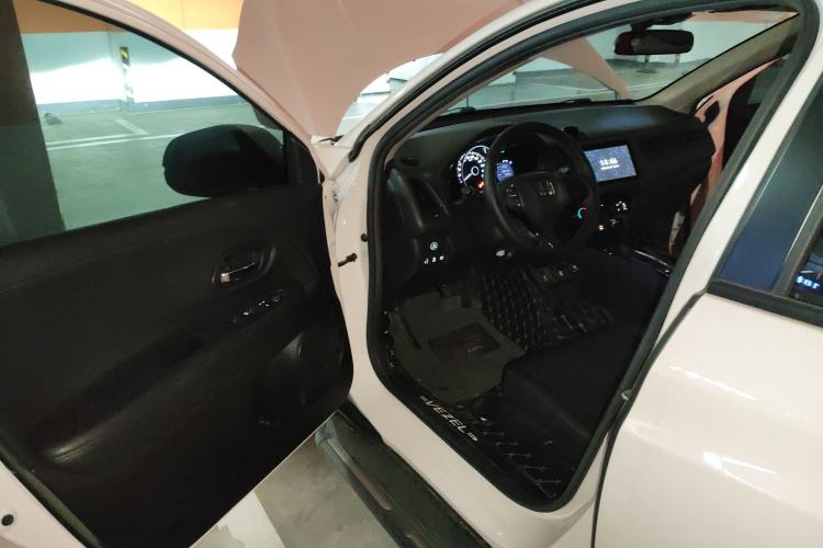 Used Honda Vezel 2019 1.5L CVT Luxury Model China VI
