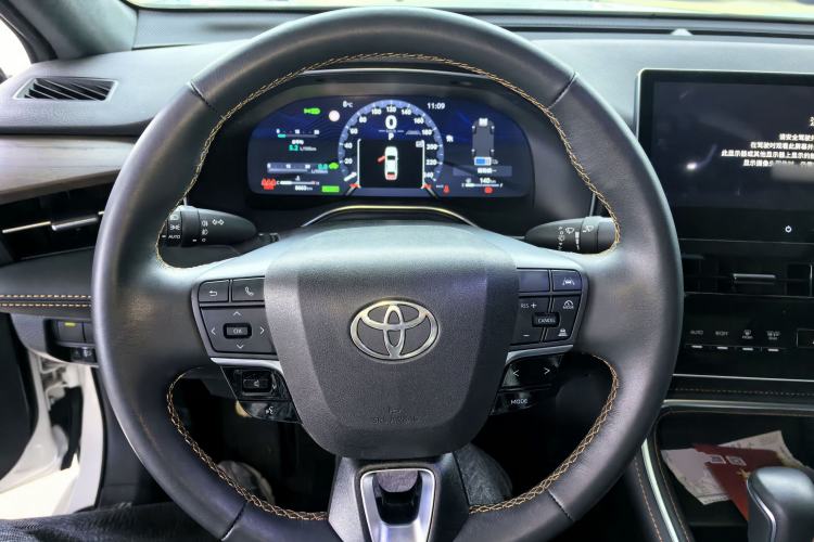 Used Toyota Avalon 2024 Dual-Motor 2.0L Luxury Edition