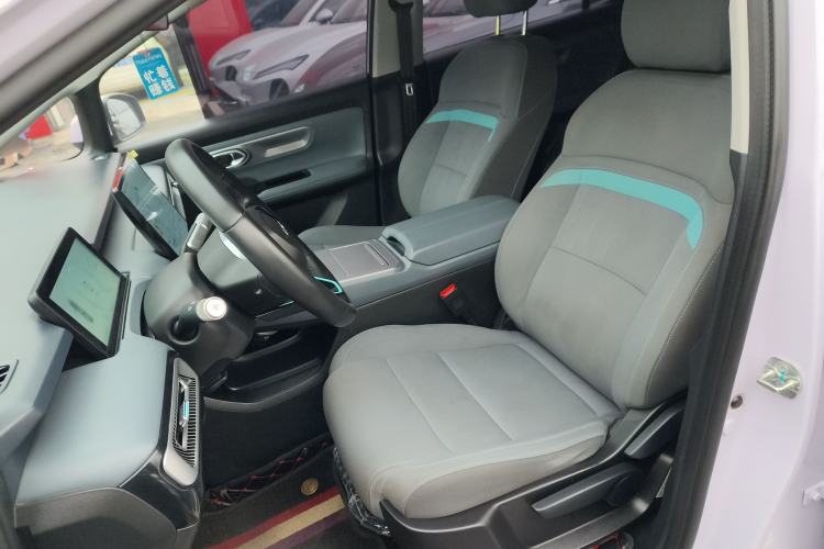 Used AION Y 2023 Younger