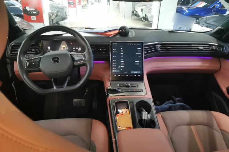 Used Nio EC6 2020 605 km Sport Edition Center Console