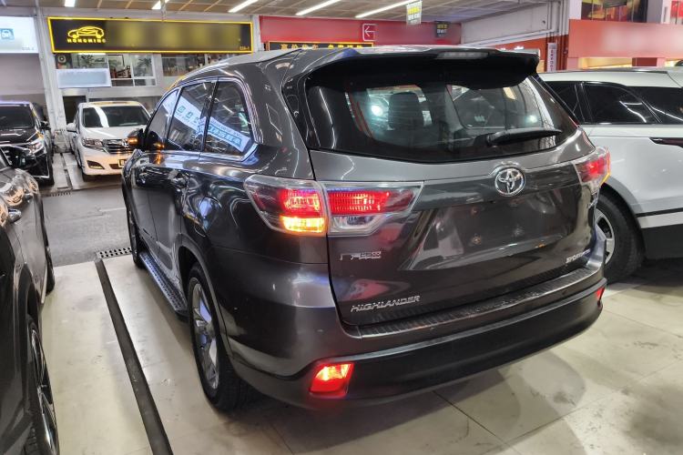 Used Toyota Highlander 2015 2.0T Four-Wheel Drive Luxury Edition 7-Seater Rear Left 45 Deg