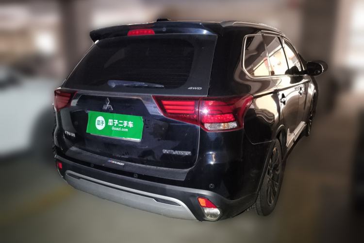 Used Mitsubishi Outlander 2019 2.4L 4x4 Zhi Xiang Edition 5 Seats China VI Standard