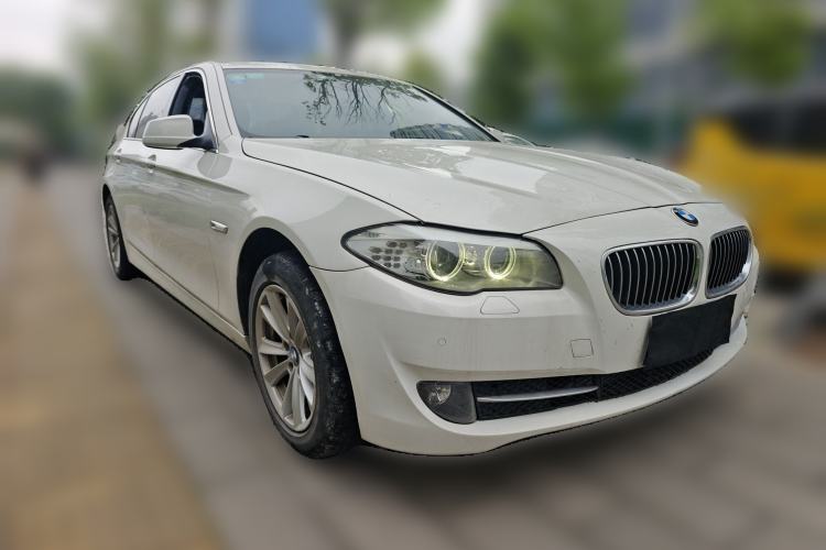 Used BMW 5 Series 2012 520Li Elegant Edition Front Right 45 Deg