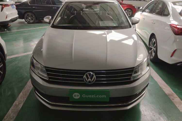 Used Volkswagen Lavida 2015 1.6L Manual Comfort Edition Front