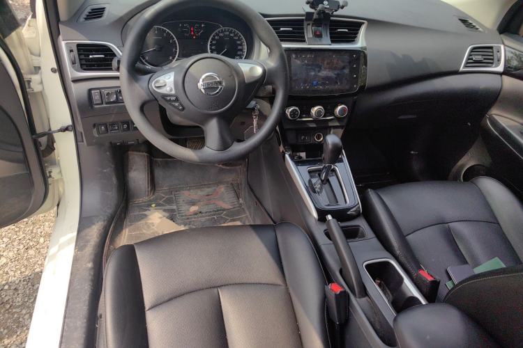 Used Nissan Sylphy 2022 Classic 1.6XL CVT Luxury Edition Center Console