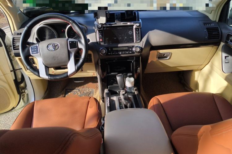 Used Toyota Prado  Center Console