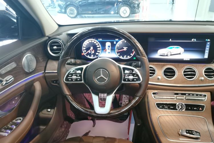 Used Mercedes-Benz E-Class 2020 Restyled E 300 L Exclusive Edition Steering Wheel