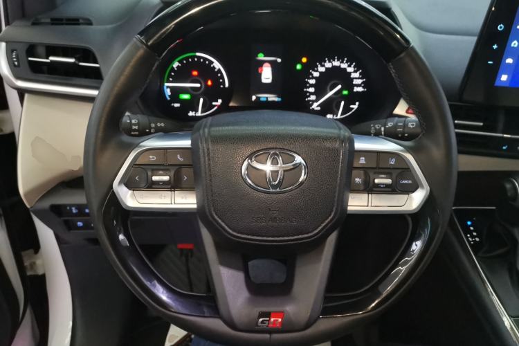 Used Toyota Granvia 2022 2.5L Hybrid Premium Edition
