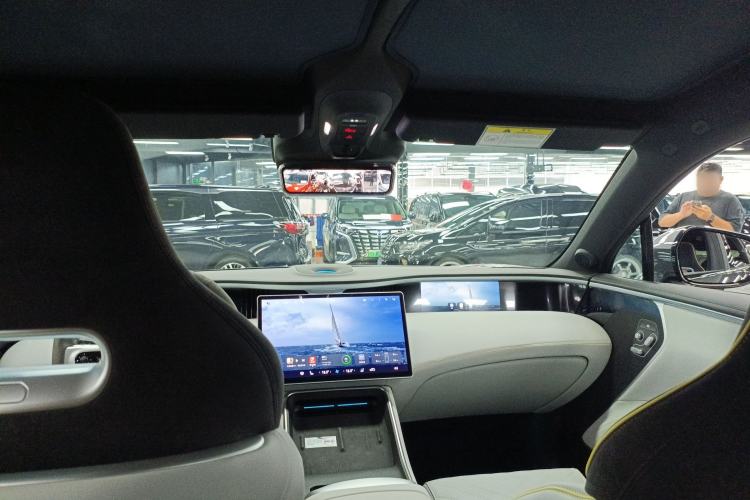 Used Avatr 11 2022 Long-Range Dual-Motor Luxury Edition 5 Seats