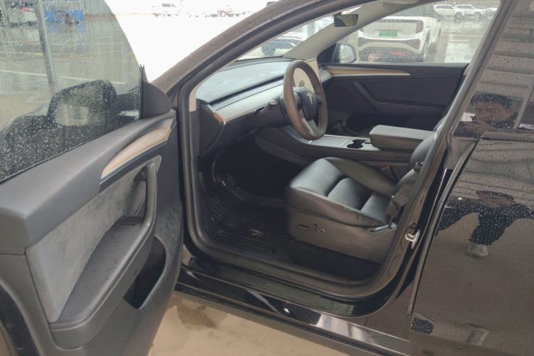 Used Tesla Model Y 2021 Standard Range Rear-Wheel Drive Version