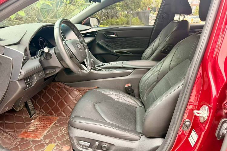 Used Toyota Avalon 2019 Dual-Engine 2.5L XLE Prestige Version China VI Standard
