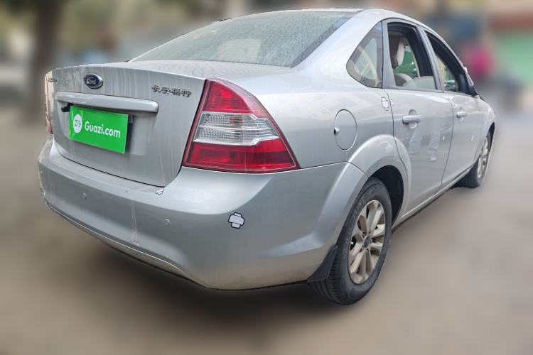 Used Ford Focus 2013 Sedan Classic 1.8L Manual Base Model
