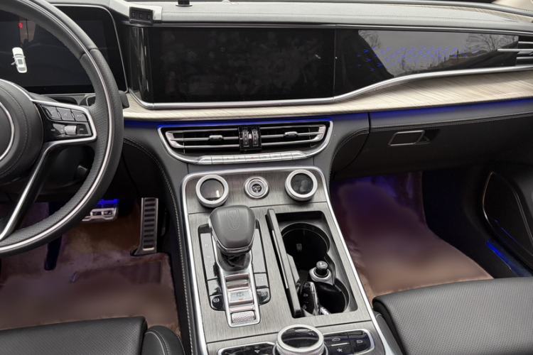 Used Hongqi H9 2022 2.0T Smart Connect Flagship Edition Audio And AC Panel