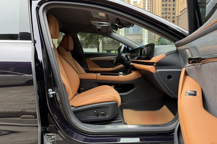 Used VOYAH PASSION 2024 PHEV Four-Wheel Drive Ultra-Long Range Flagship Model
