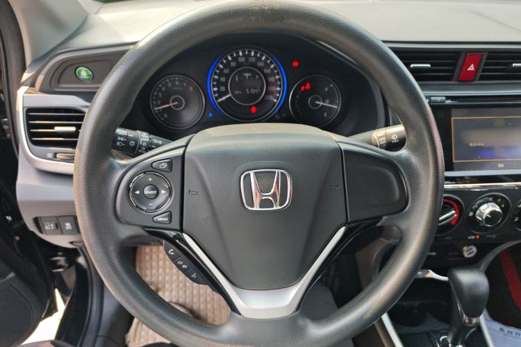 Used Honda Crider 2015 1.8L automatic luxury edition