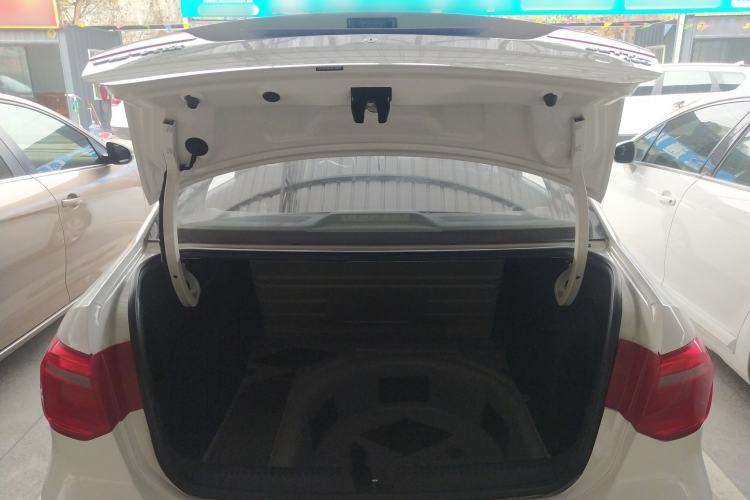 Used Volkswagen Jetta 2015 1.6L Manual Fashion Edition