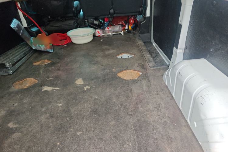 Used JMC Fushun 2022 2.0T Manual Multi-Function Passenger Vehicle Short Wheelbase Mid-Height Roof 6-Seater
