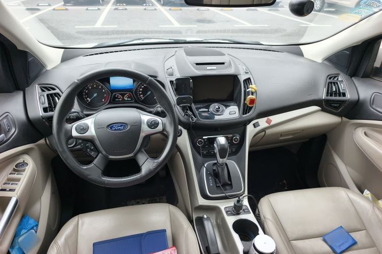 Used Ford Kuga 2013 2.0L GTDi Four-Wheel Drive Premium Model Center Console