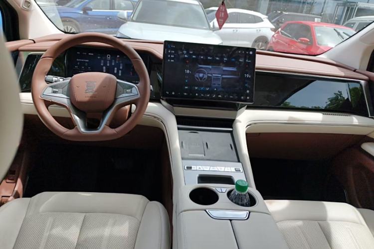 Used BYD Xia 2025 DM-i 1.5T 180km Beyond Edition
