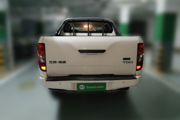 Used JMC Yuhu 5 2018 2.4T Classic Edition Diesel Manual 4x4 Luxury Version JX4D24A5L