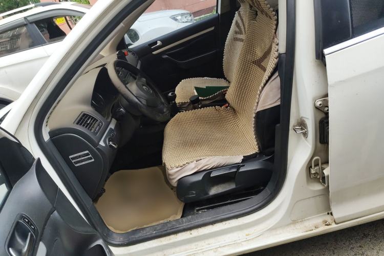 Used Volkswagen Sagitar 2011 1.6L Manual Comfort Version Left Front Seat