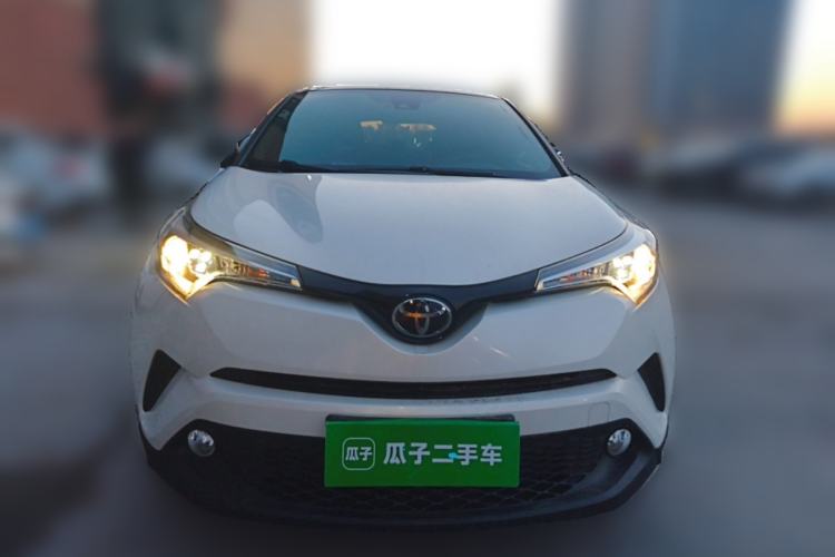 Used Toyota C-HR 2018 2.0L Leading with Sunroof China VI Standard Front