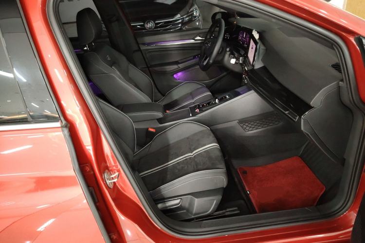 Used Volkswagen Golf 2021 280TSI DSG Pro First Edition Right Front Seat