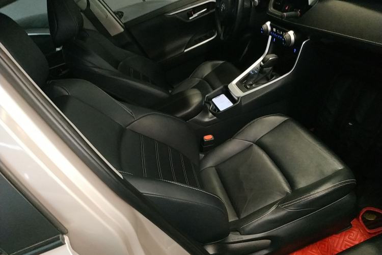 Used Toyota Wildlander 2021 2.0L CVT 4x4 Luxury Edition
