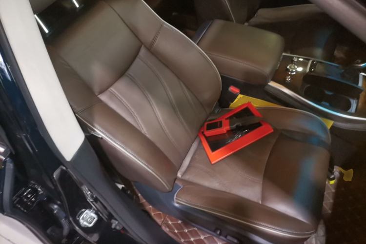 Used Infiniti QX60 2016 2.5 S/C Hybrid Two-Wheel-Drive Excellence Edition China V Standard Right Front Seat