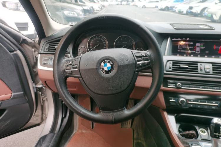 Used BMW 5 Series 2014 525Li Leading Model
