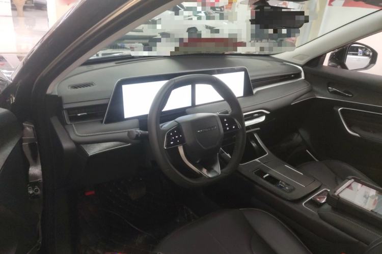 Used Venucia V DD-i 2023 110 km iE Version Center Console