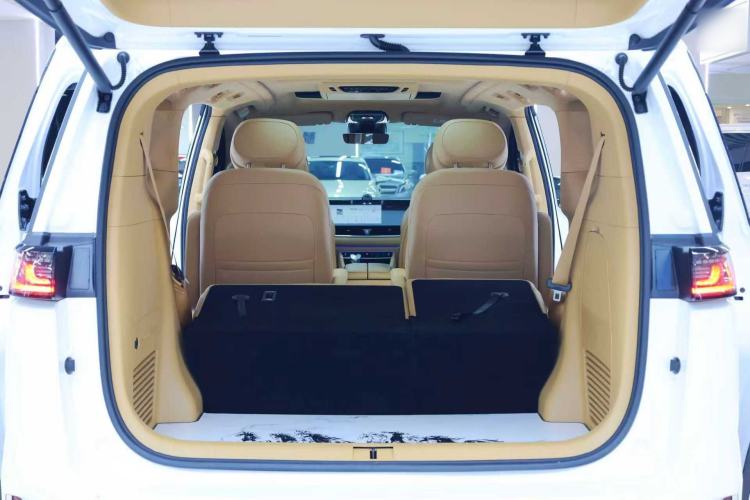 Used VOYAH Dream 2024 PHEV Ultra-Long Range Flagship Edition