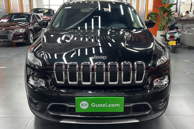 Used Jeep Cherokee 2020 2.0L Two-Wheel Drive Classic Sports Edition