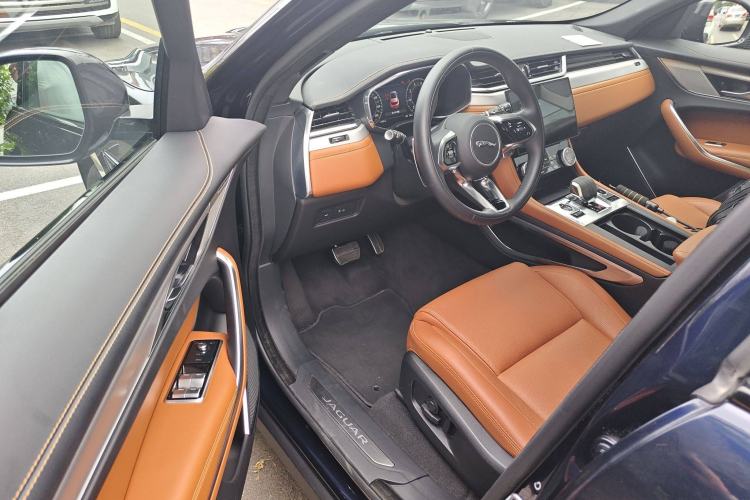 Used Jaguar F-PACE 2024 P250 R-Dynamic SE
