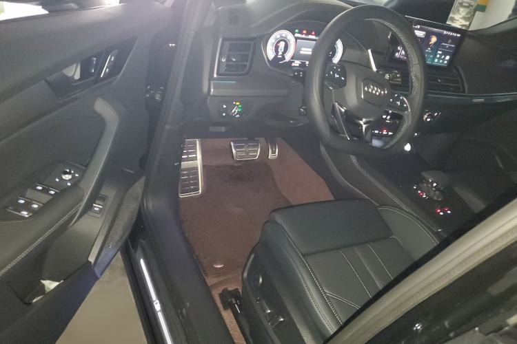 Used Audi Q5L 2025 quattro 45th Anniversary Edition 40 TFSI Luxury Dynamic Model