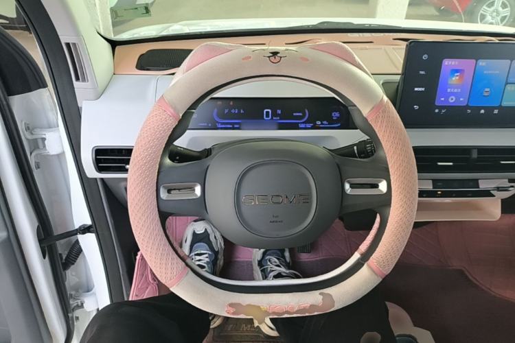 Used Geely Galaxy Panda 2024 Panda Mini 200km Endurance Bear Steering Wheel