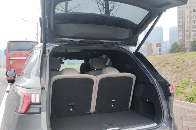 Used Lynk & Co 09 EM-P 2023 2.0TD EM-P Long-Range Version PM 7-Seater
